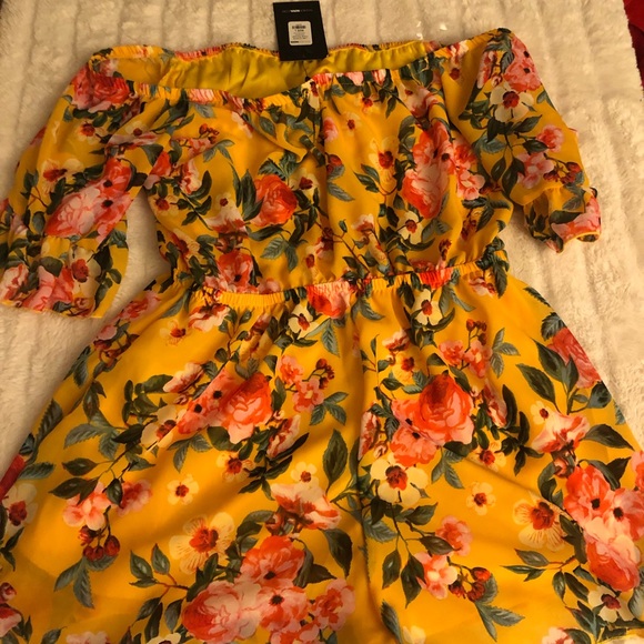 Yellow Floral Romper - Picture 5 of 6
